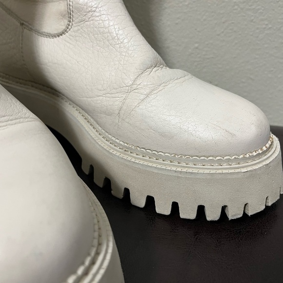 BRONX | Groovy Stretch Winter White Chelsea Boots - Picture 5 of 16